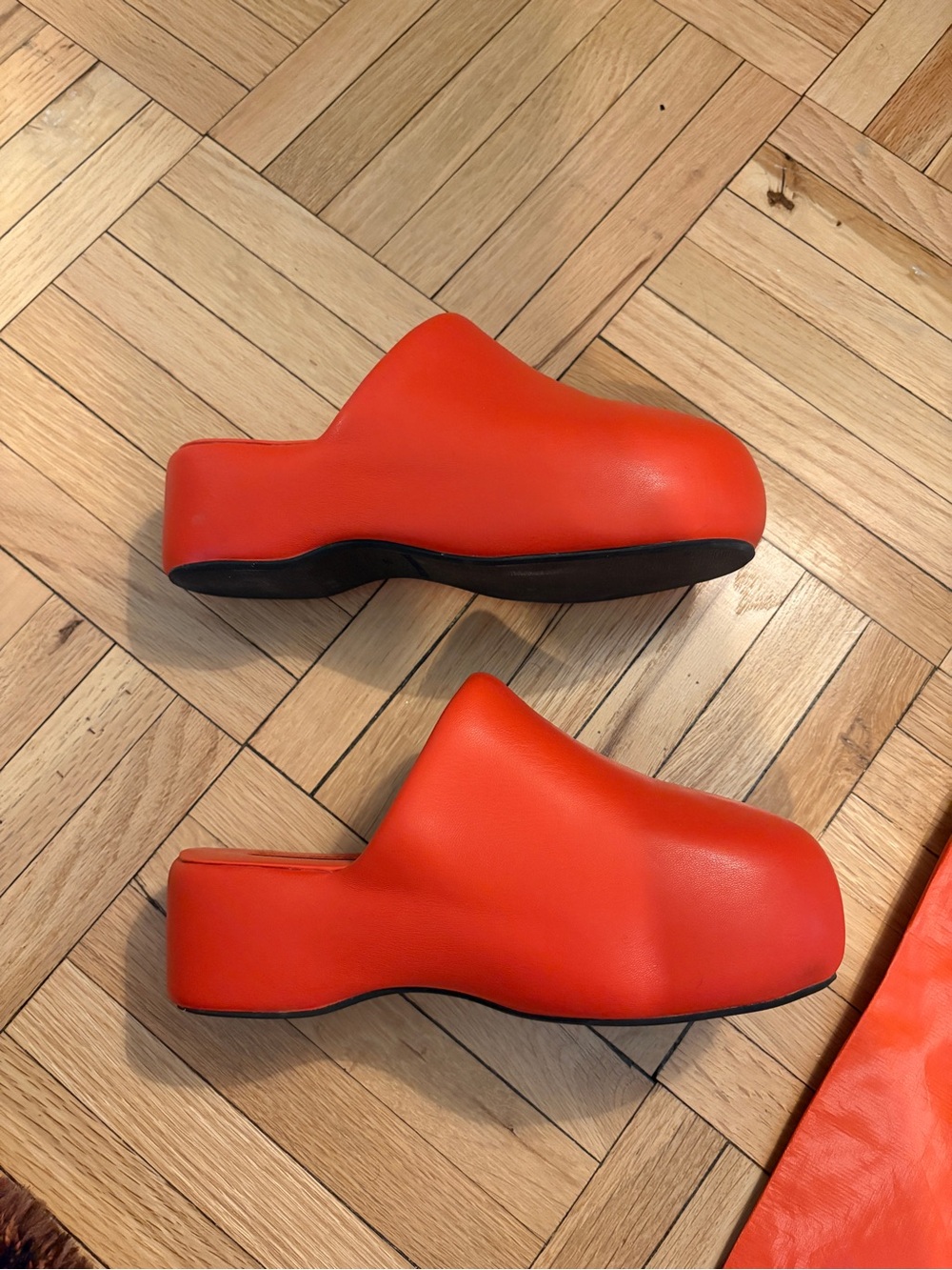 Simon Miller Orange Bubble Clogs with Matching Dust Bag - Picture 2 of 5